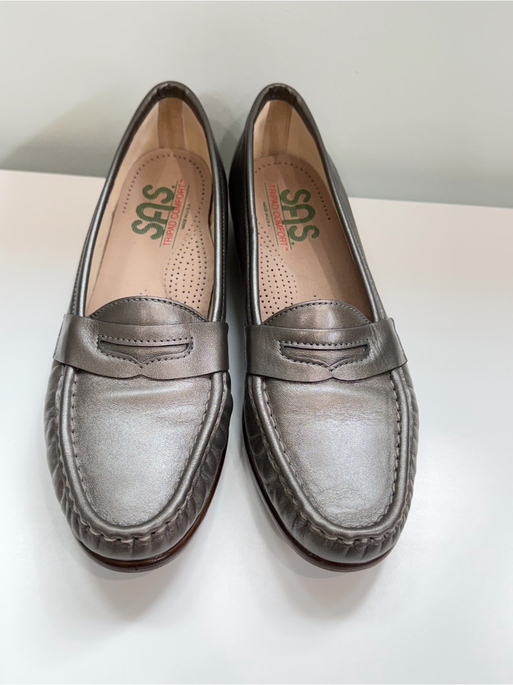 SAS Womens 8.5 S Pewter Metallic Leather Penny Loafers Tripad Comfort Preppy